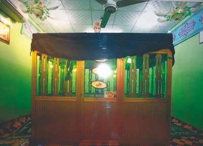 مرقد علی بن یقطین‌